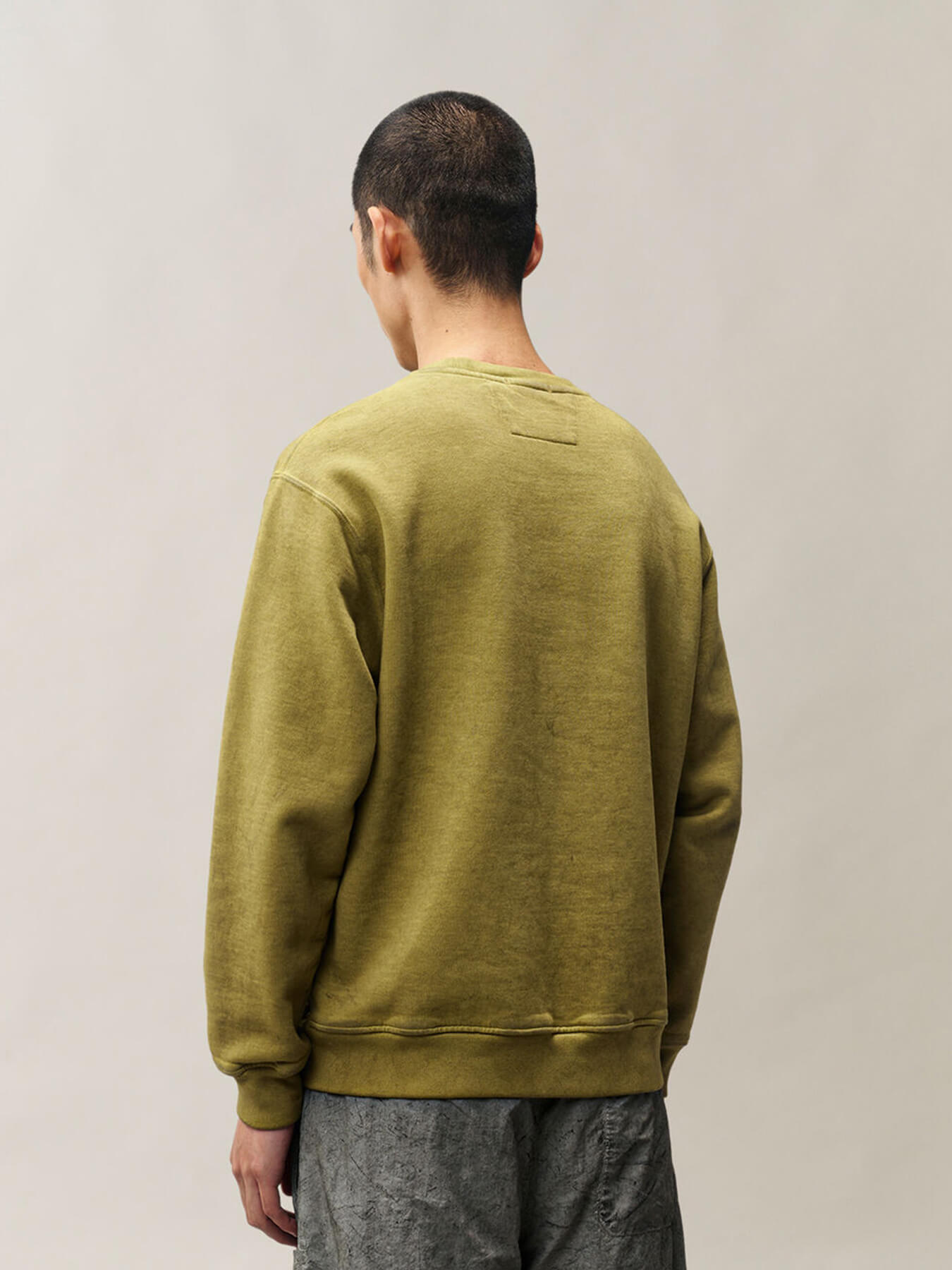 Свитшот FLEECE RE-COLOUR CREWNECK