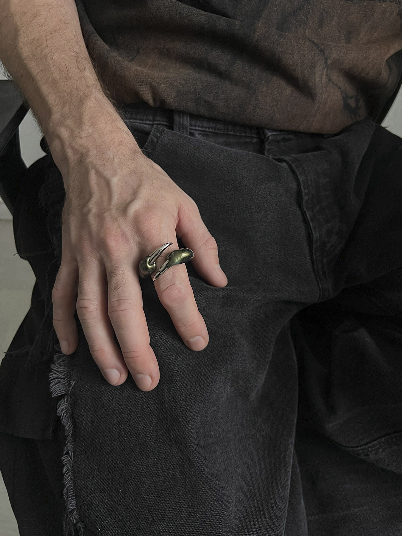 Кольцо с шипами