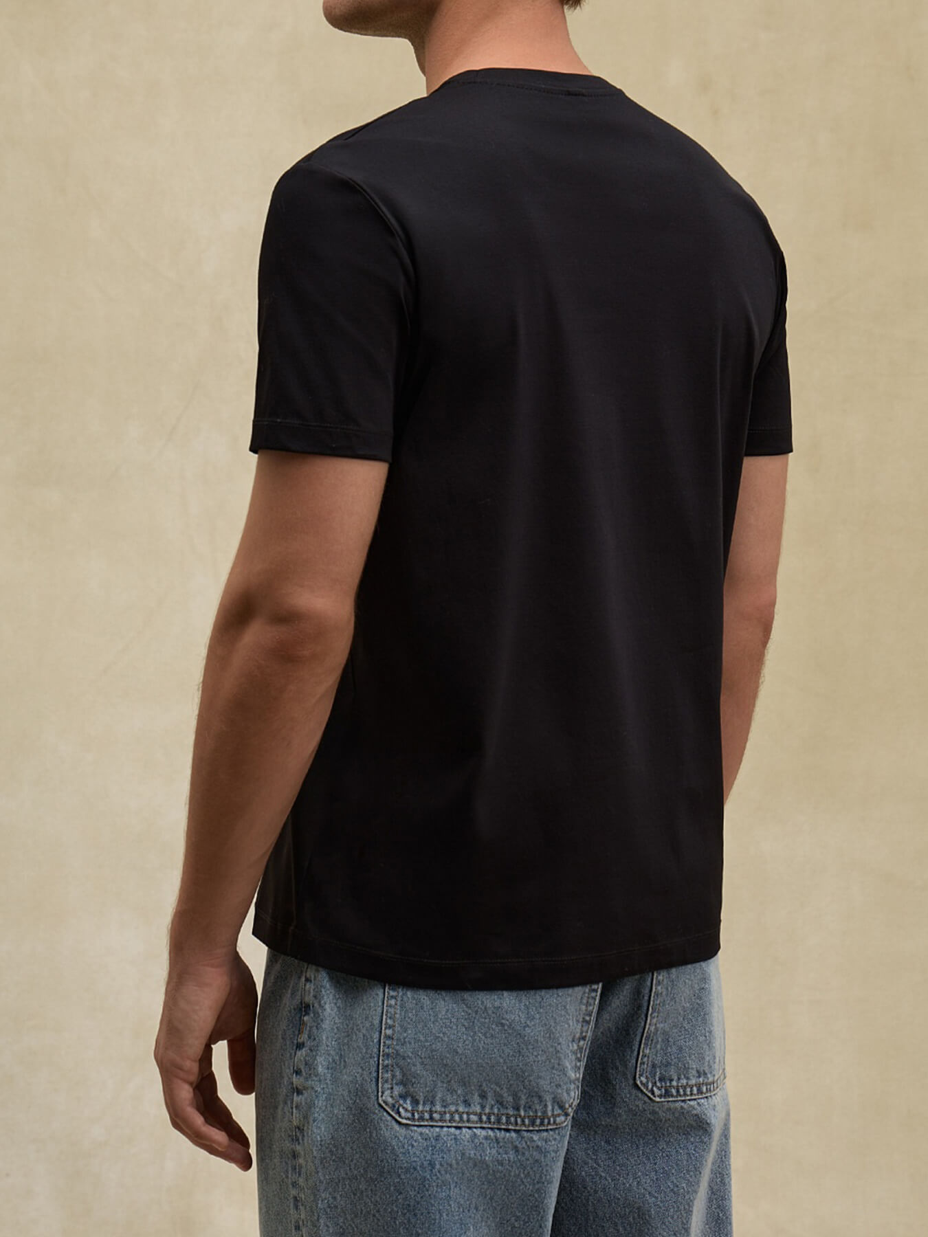 Футболка BLACK T