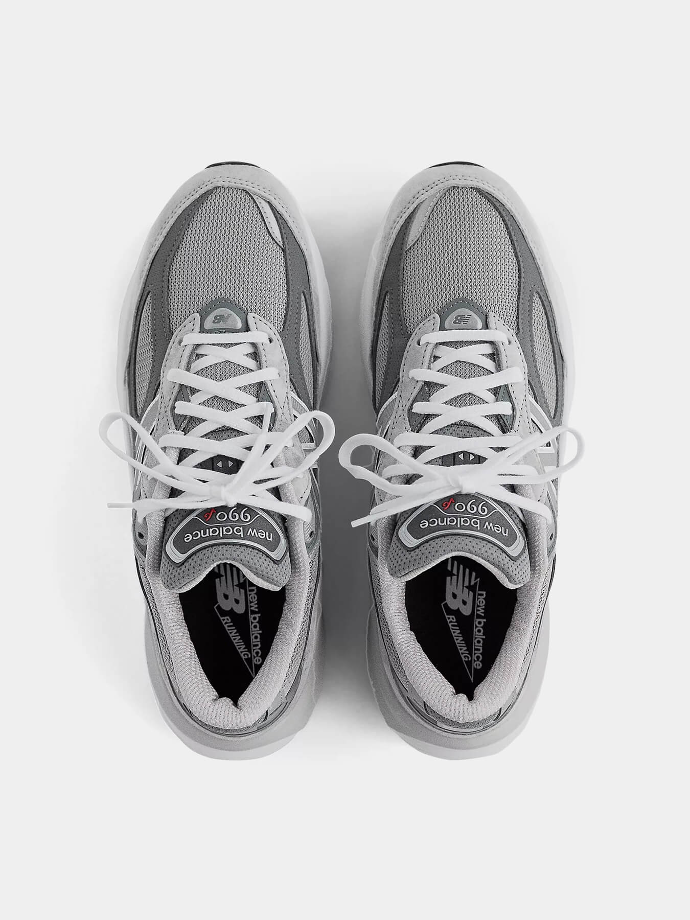 Кроссовки 990V6