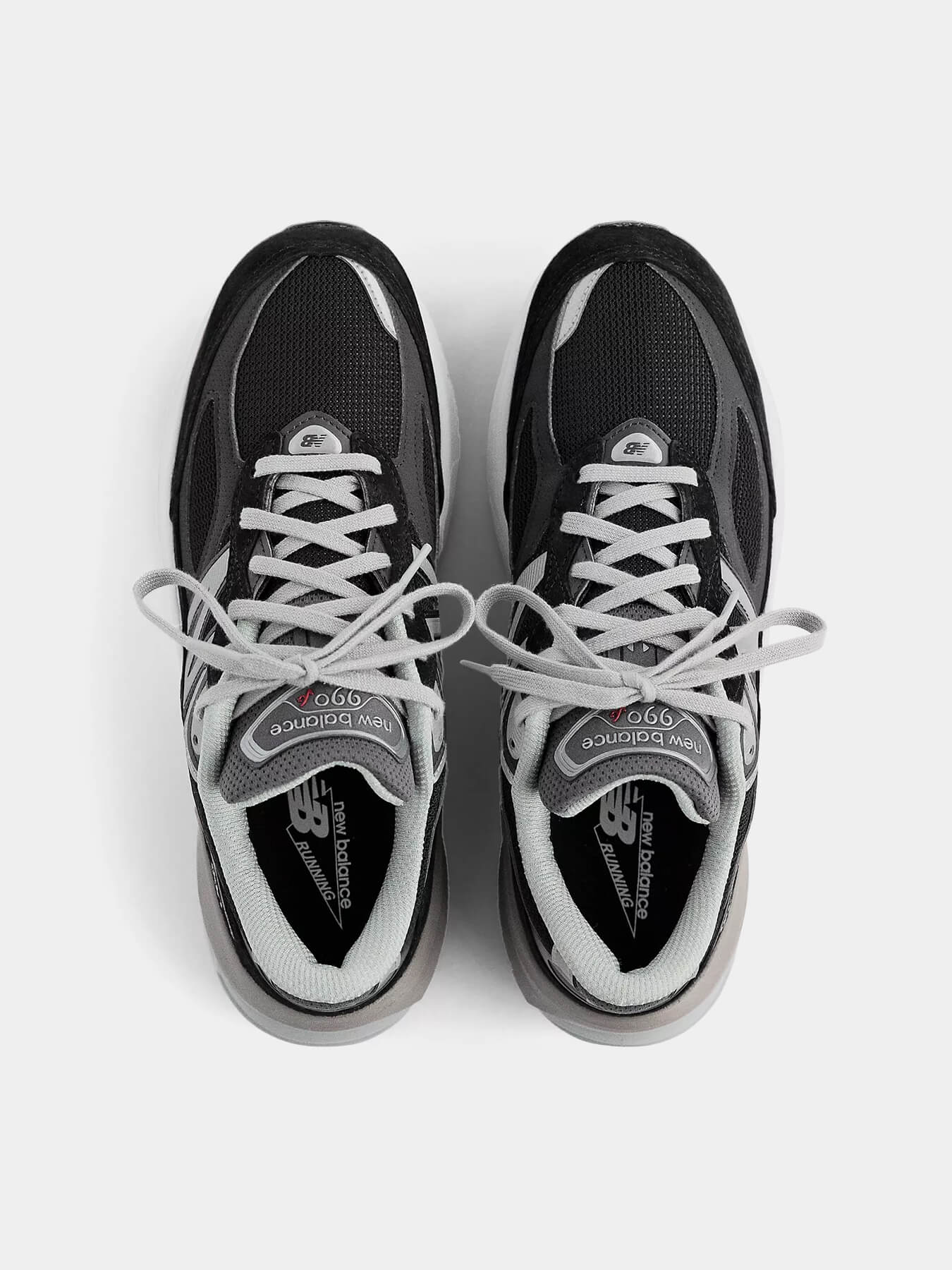 Кроссовки 990V6