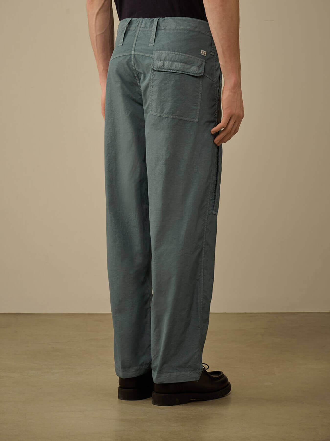 Брюки FLATT NYLON THIGH POCKETS