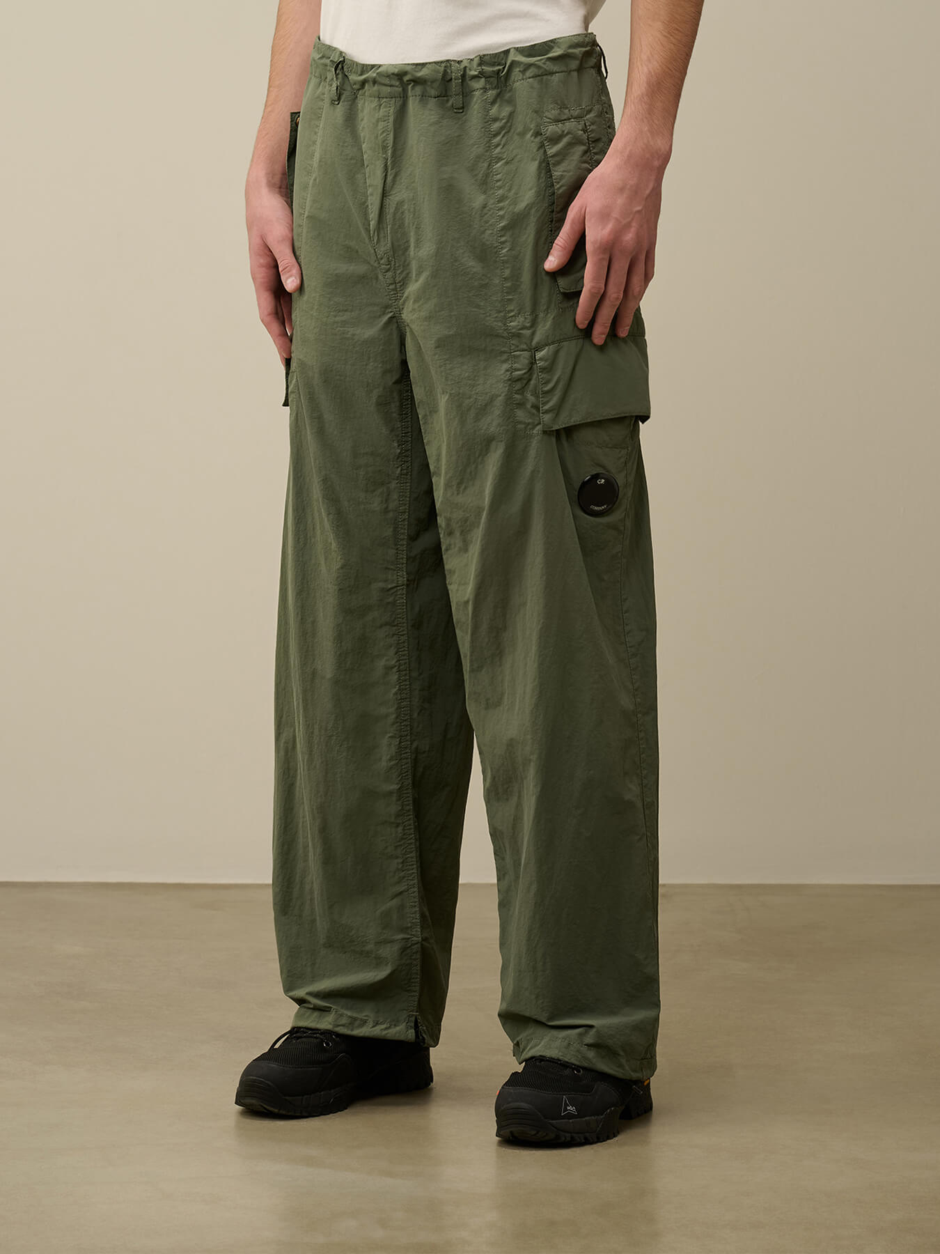 Купить Брюки FLATT NYLON C.P. Company арт. 16CMPA199A по цене в 