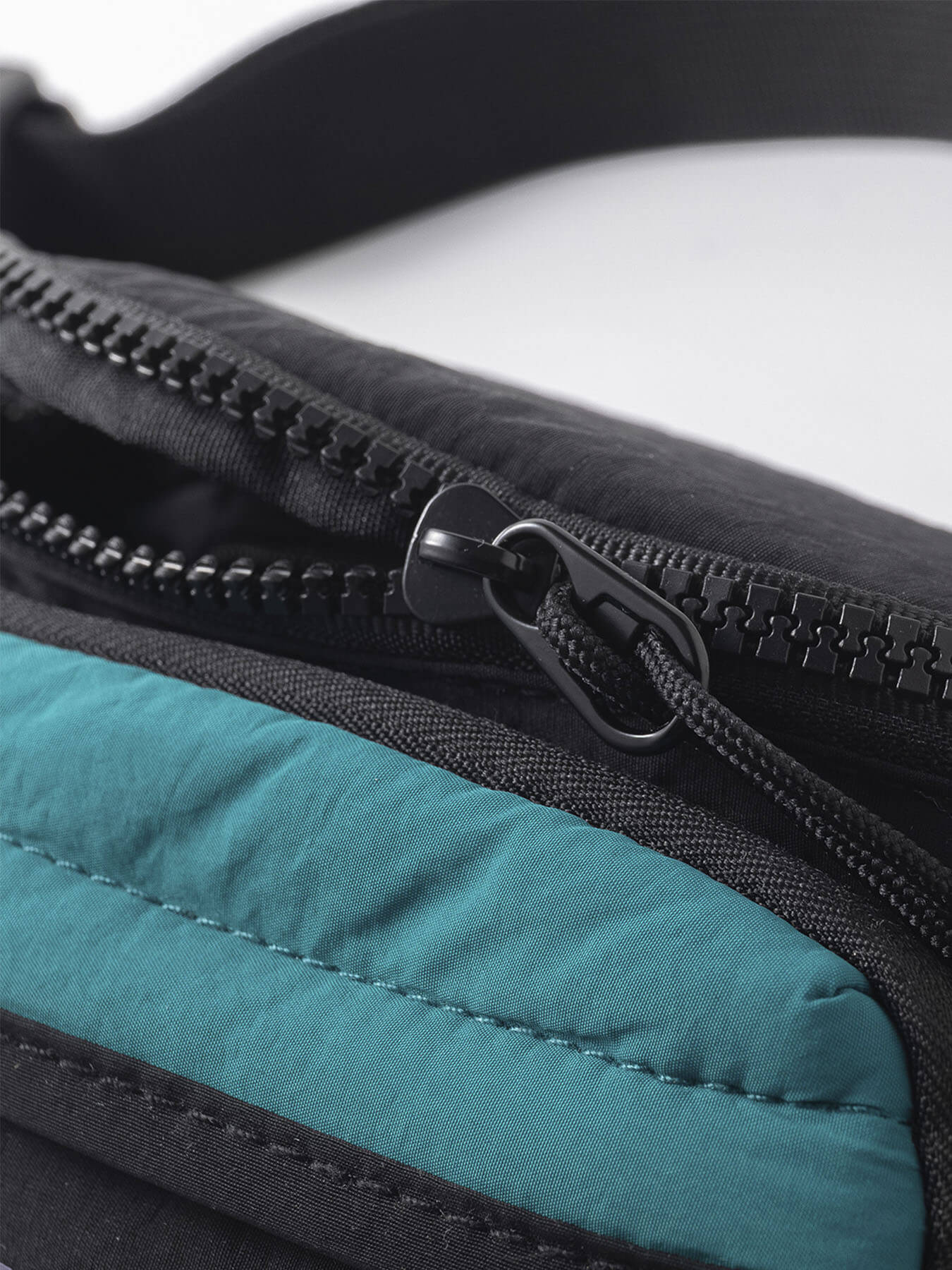 Сумка поясная CLASH SMALL