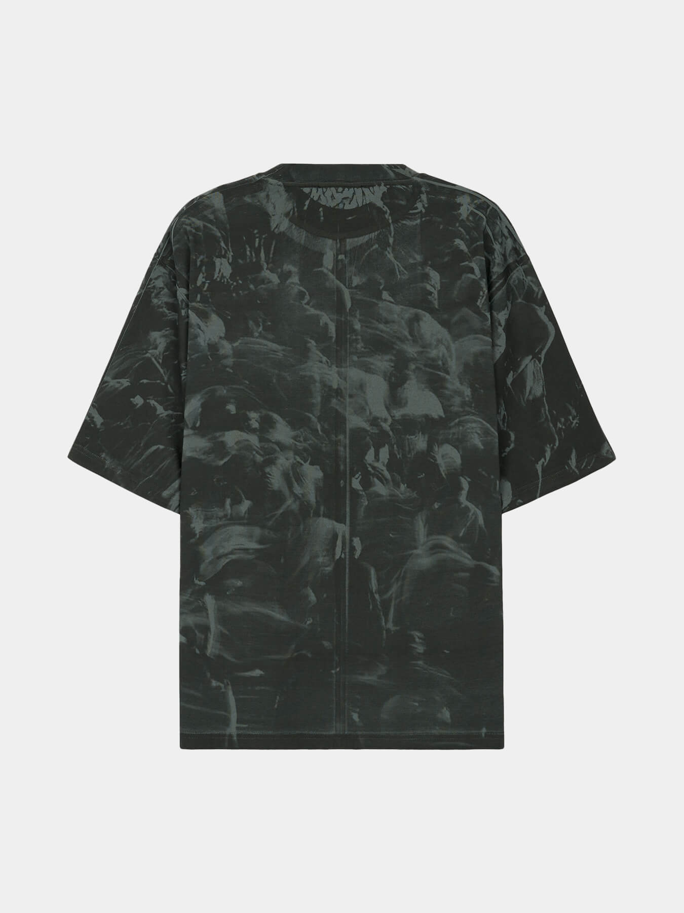 Футболка BUSTLE