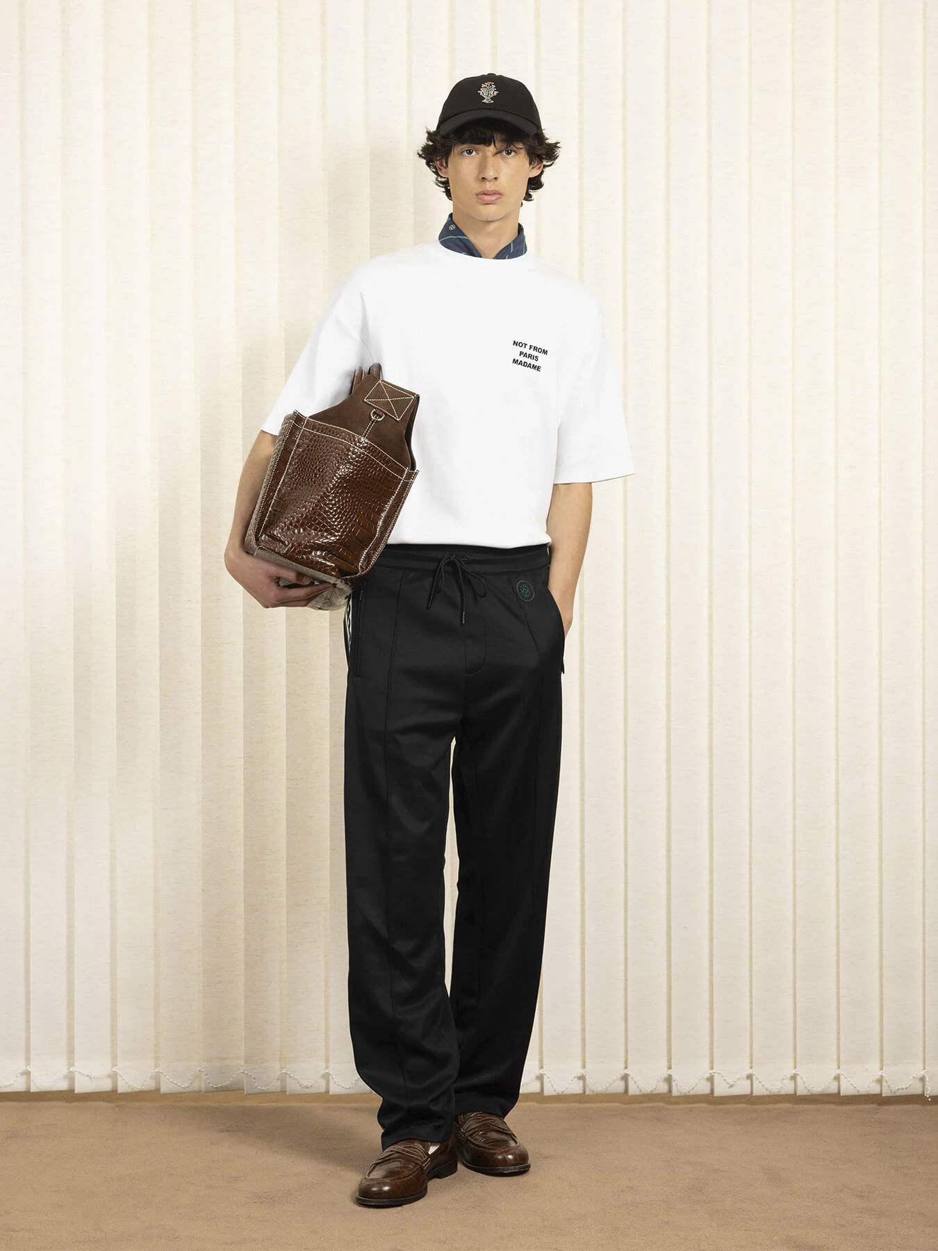 Футболка SLOGAN