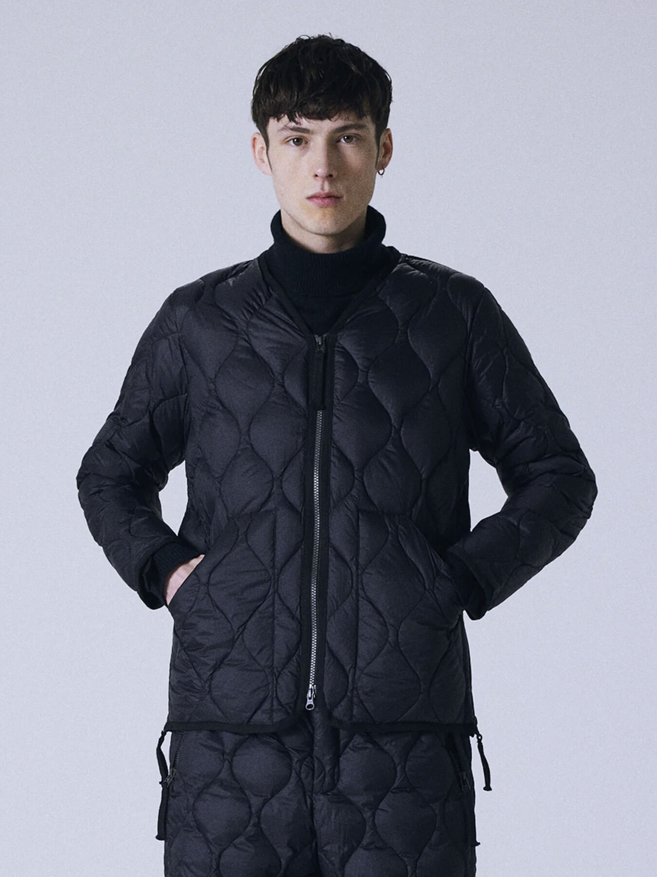 Лайнер MILITARY W-ZIP V NECK