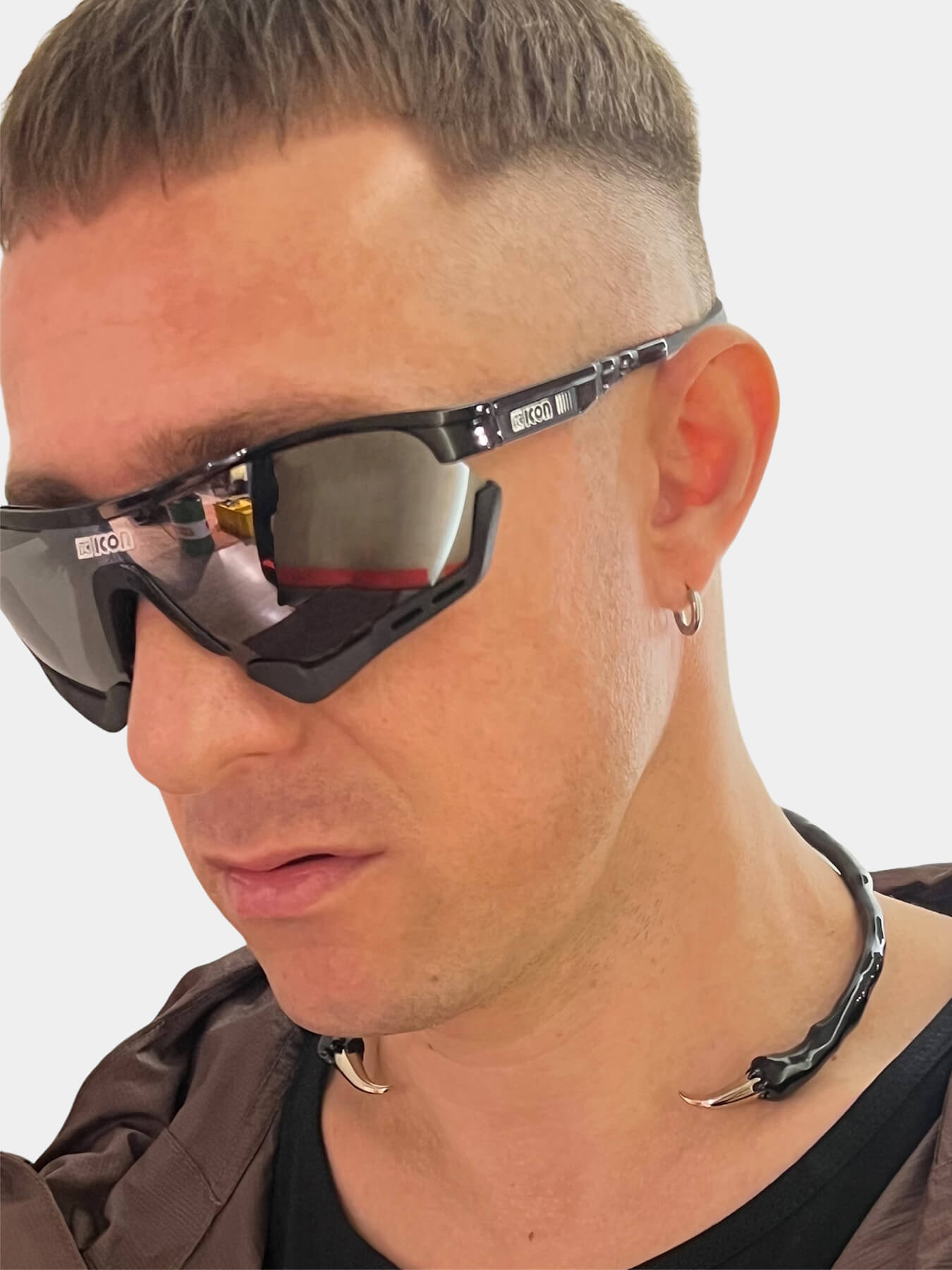 Чокер с шипами