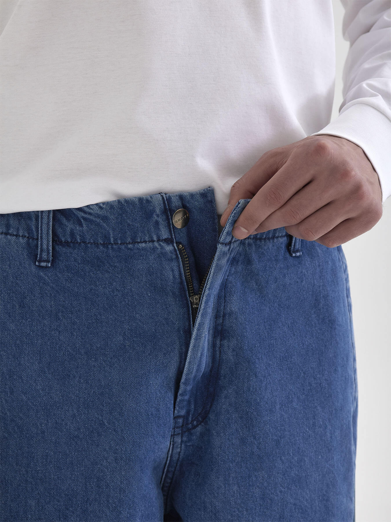 Джинсы F01CK SKINNY