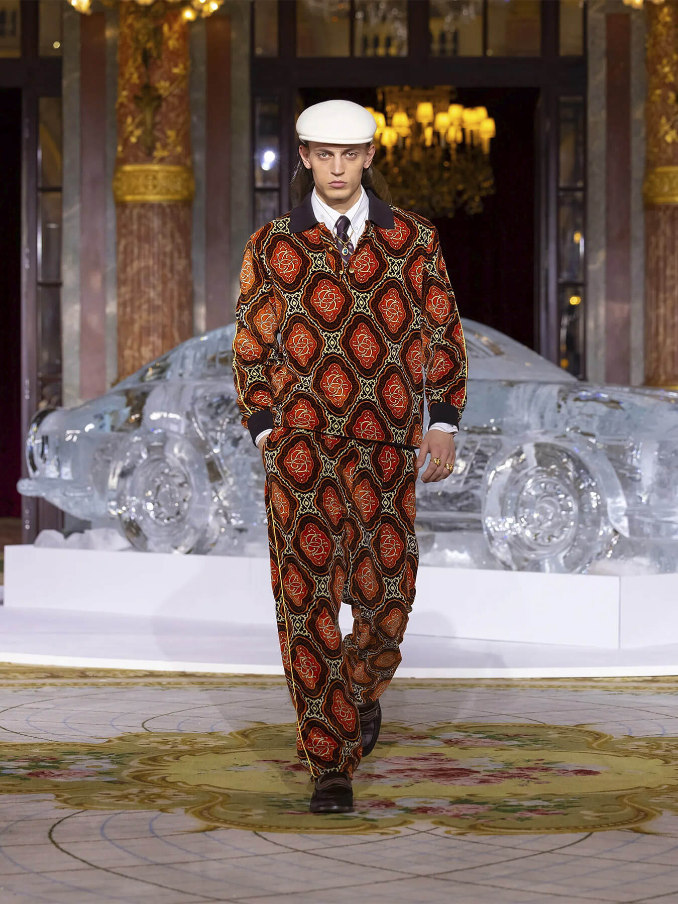 Лонгслив VELOURS MEDAILLON