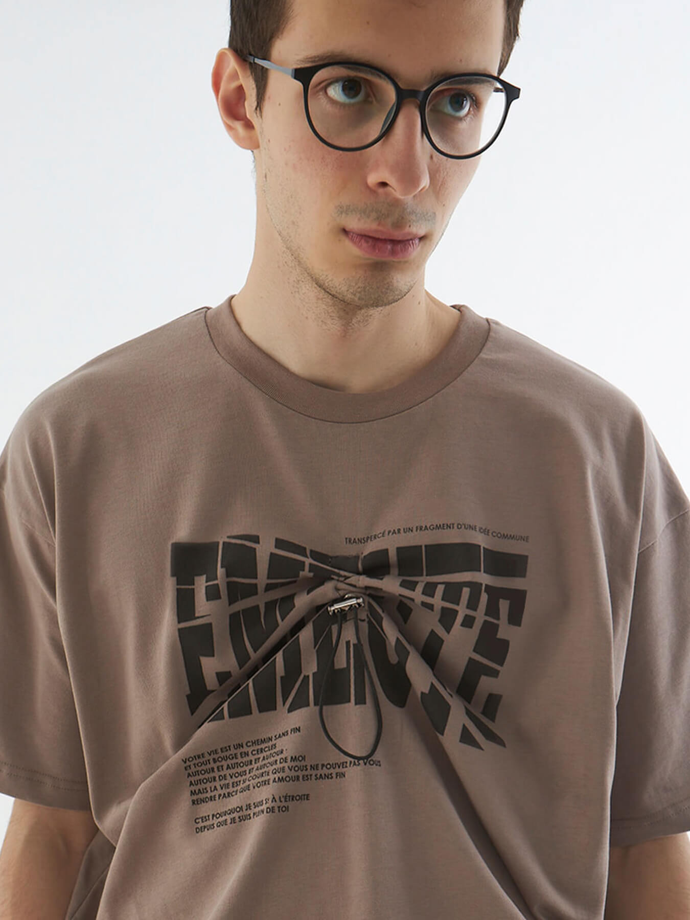 Футболка Broken Emeute