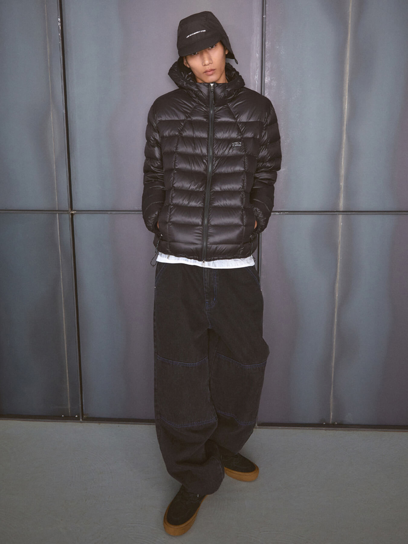 Пуховик OVAL GLOBE LIGHT WEIGHT HOODED DOWN