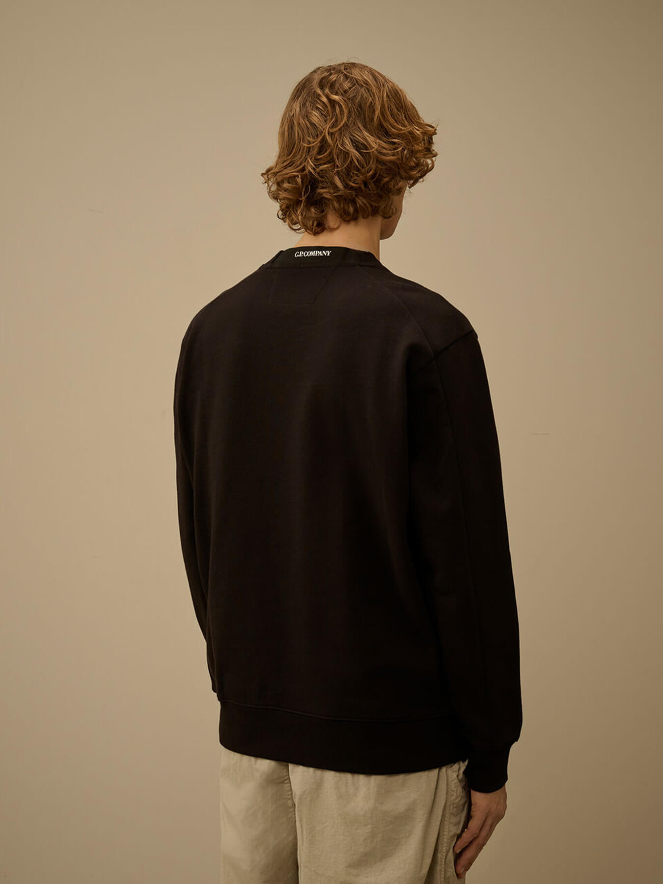 Свитшот DIAGONAL RAISED FLEECE CREWNECK LENS
