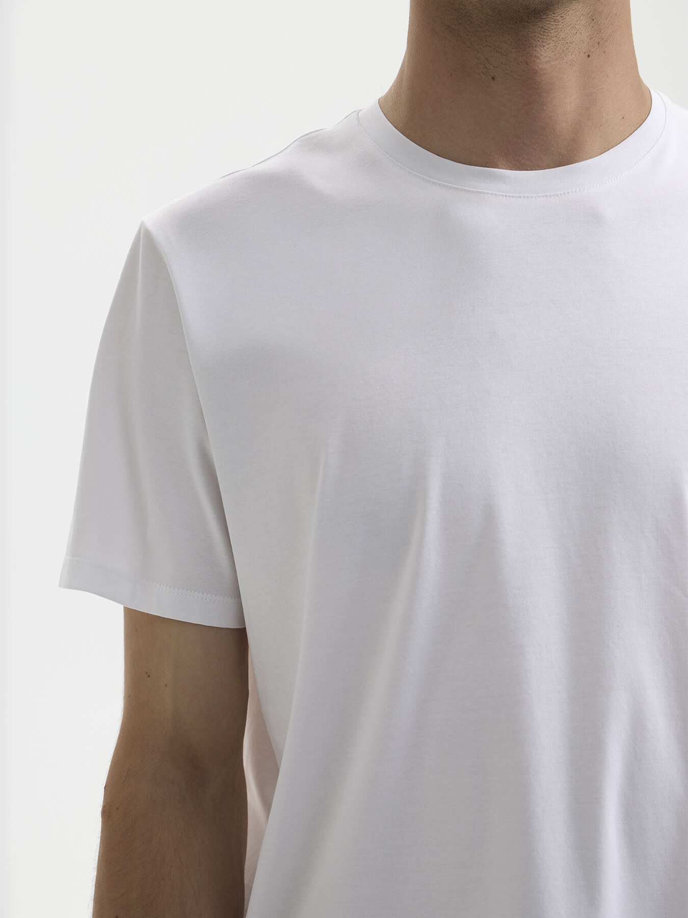 Футболка WHITE T