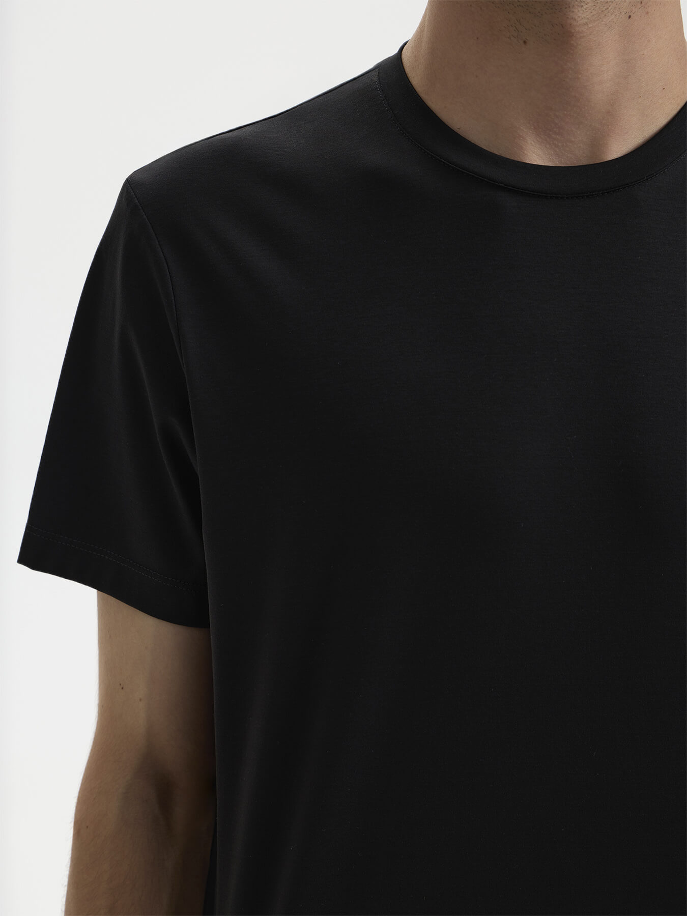 Футболка BLACK T