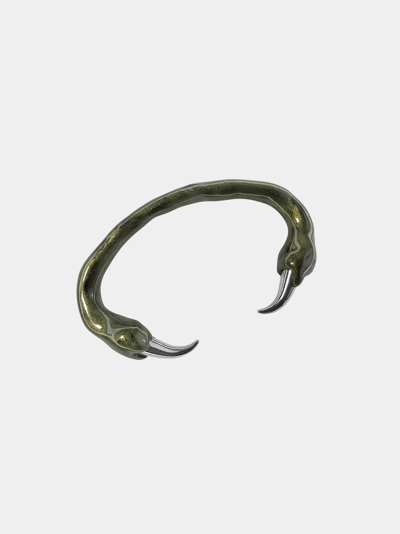 Браслет с шипами