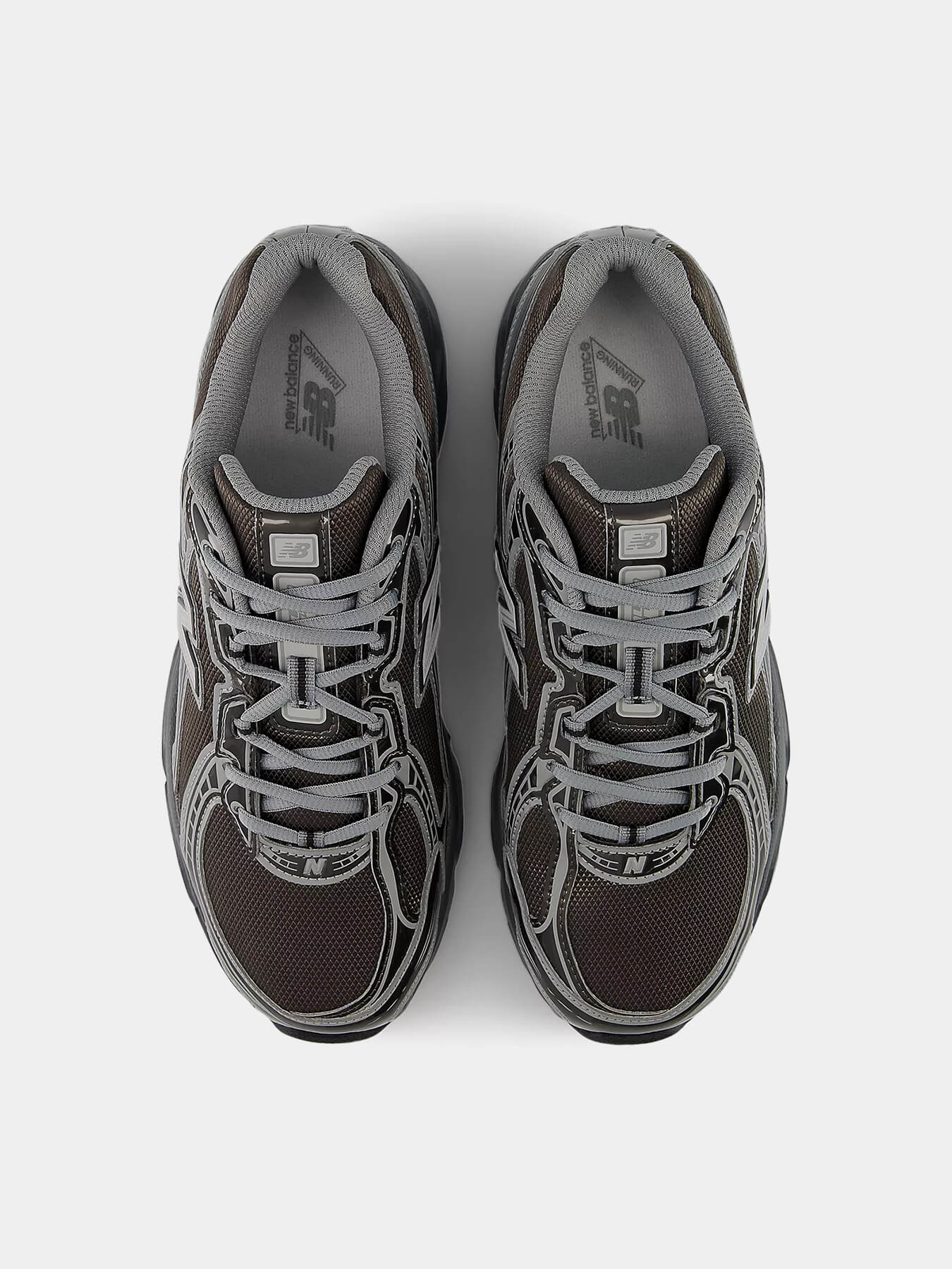 Кроссовки 740