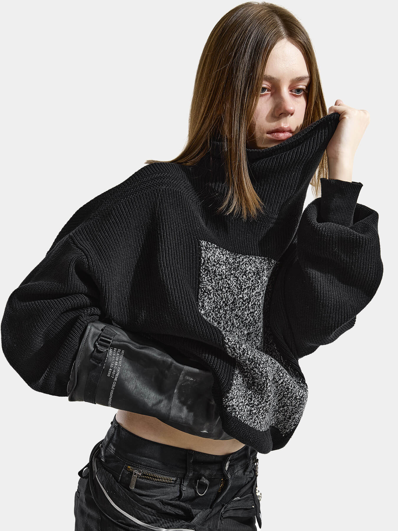 Свитер WHITE NOISE