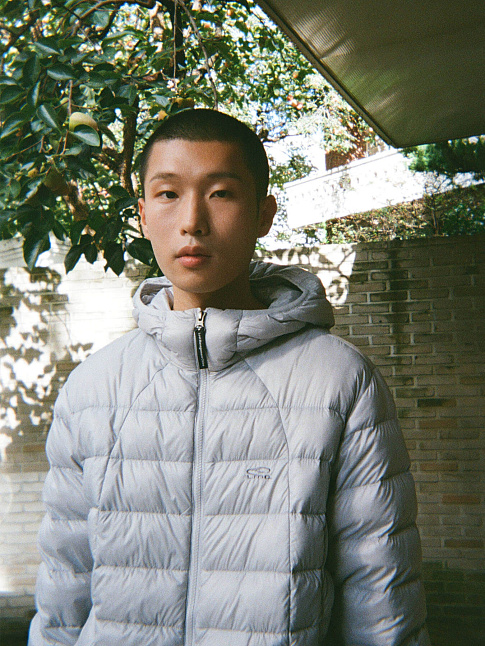 Пуховик OVAL GLOBE LIGHT WEIGHT HOODED DOWN (размер M, цвет Светло-серый)