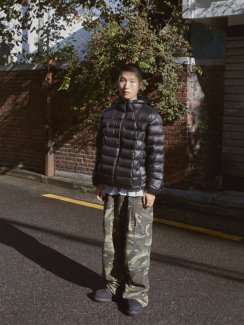 Пуховик OVAL GLOBE LIGHT WEIGHT HOODED DOWN (размер L, цвет Черный)