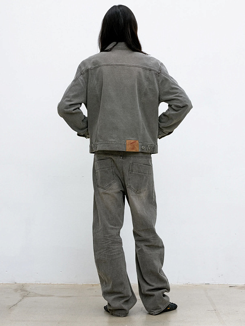 Джинсы EMBOSSED WASHED DEEP CURVED (размер L, цвет Коричневый)