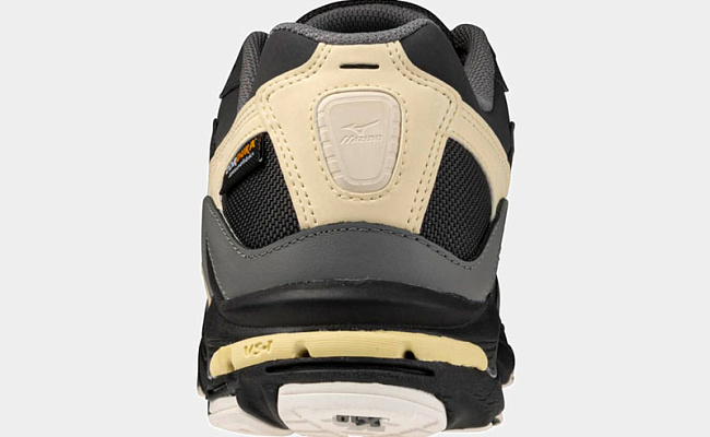Кроссовки Mizuno WAVE RIDER 10 CORDURA
