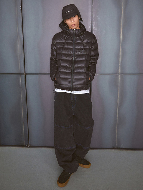 Пуховик OVAL GLOBE LIGHT WEIGHT HOODED DOWN (размер L, цвет Черный)