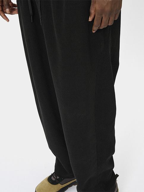Брюки FINE WALE CORDUROY STRAIGHT (размер L, цвет Черный)