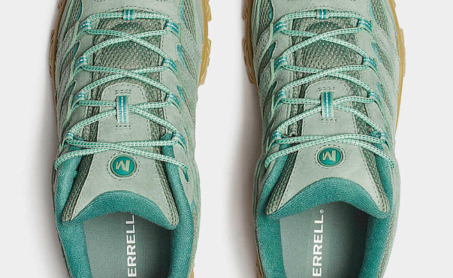 Анатомически правильный широкий мысок.  Кроссовки Merrell Moab 3.