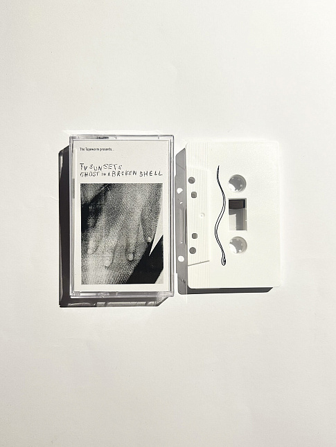 Кассета "TV SUNSETS - GHOST IN A BROKEN SHELL" (размер one size, цвет Разноцветный)